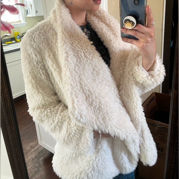 Charlotte Russe, White Faux Fur Coat, Medium - Picture 2 of 2